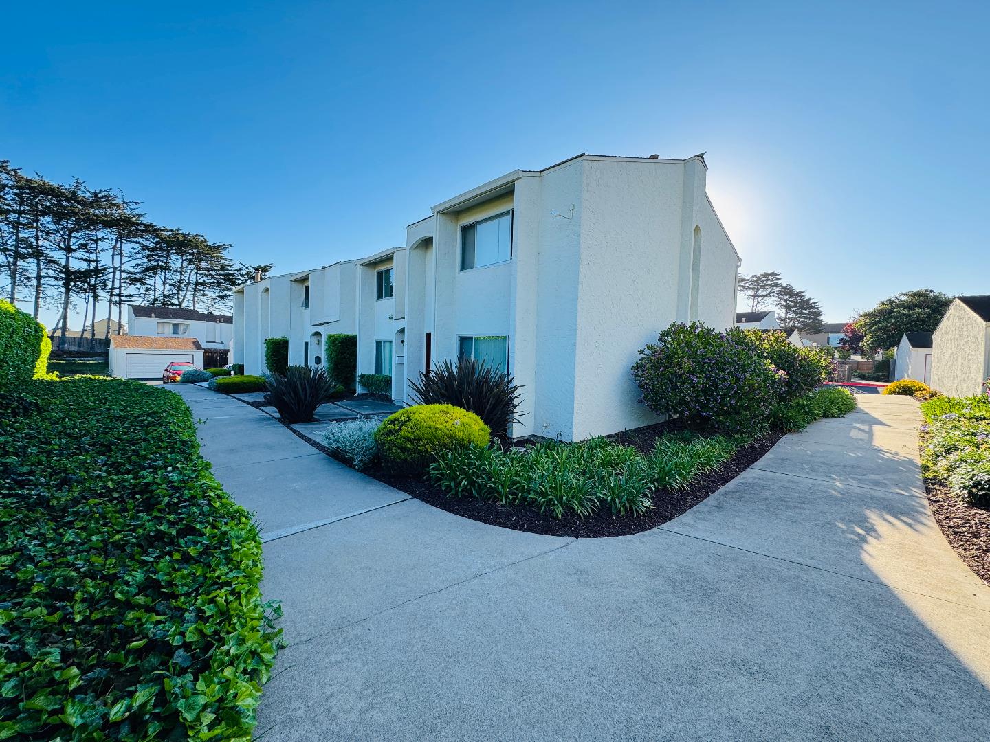 Detail Gallery Image 2 of 33 For 3137 Seacrest Ave #5,  Marina,  CA 93933 - 3 Beds | 2/1 Baths