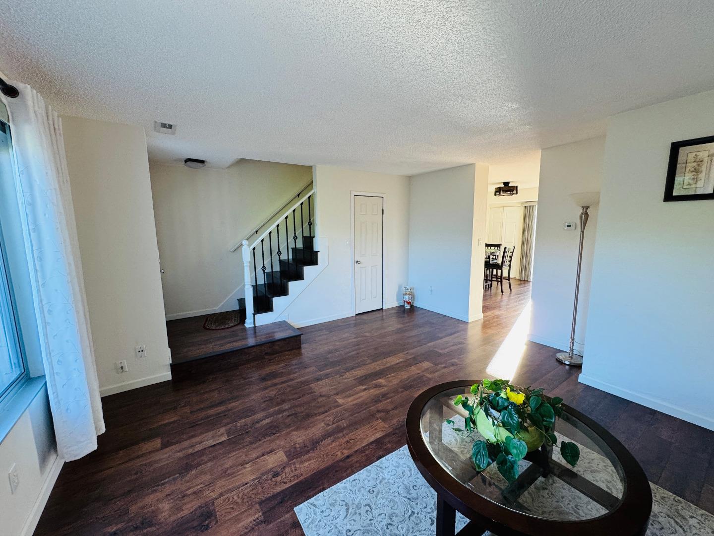 Detail Gallery Image 7 of 33 For 3137 Seacrest Ave #5,  Marina,  CA 93933 - 3 Beds | 2/1 Baths