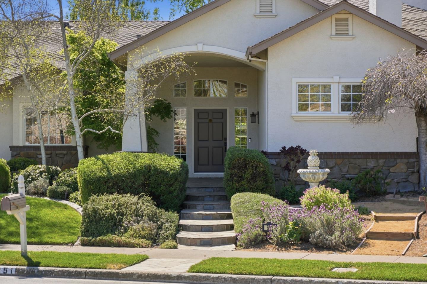 Detail Gallery Image 5 of 57 For 651 Llagas Vista Dr, Morgan Hill,  CA 95037 - 4 Beds | 3/1 Baths