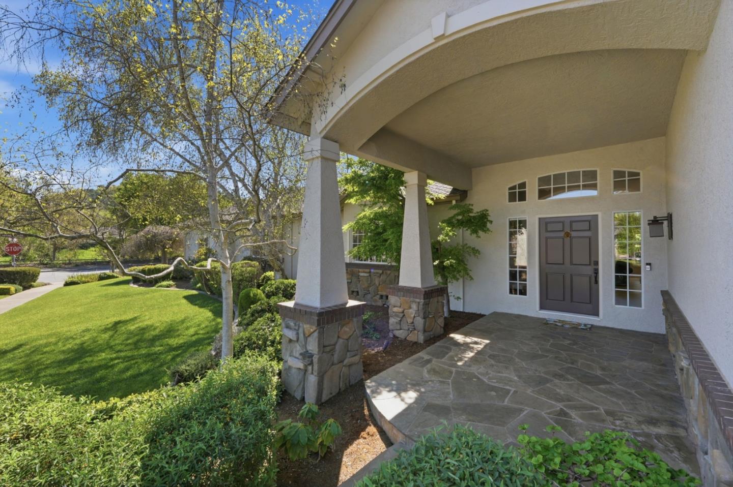 Detail Gallery Image 6 of 57 For 651 Llagas Vista Dr, Morgan Hill,  CA 95037 - 4 Beds | 3/1 Baths