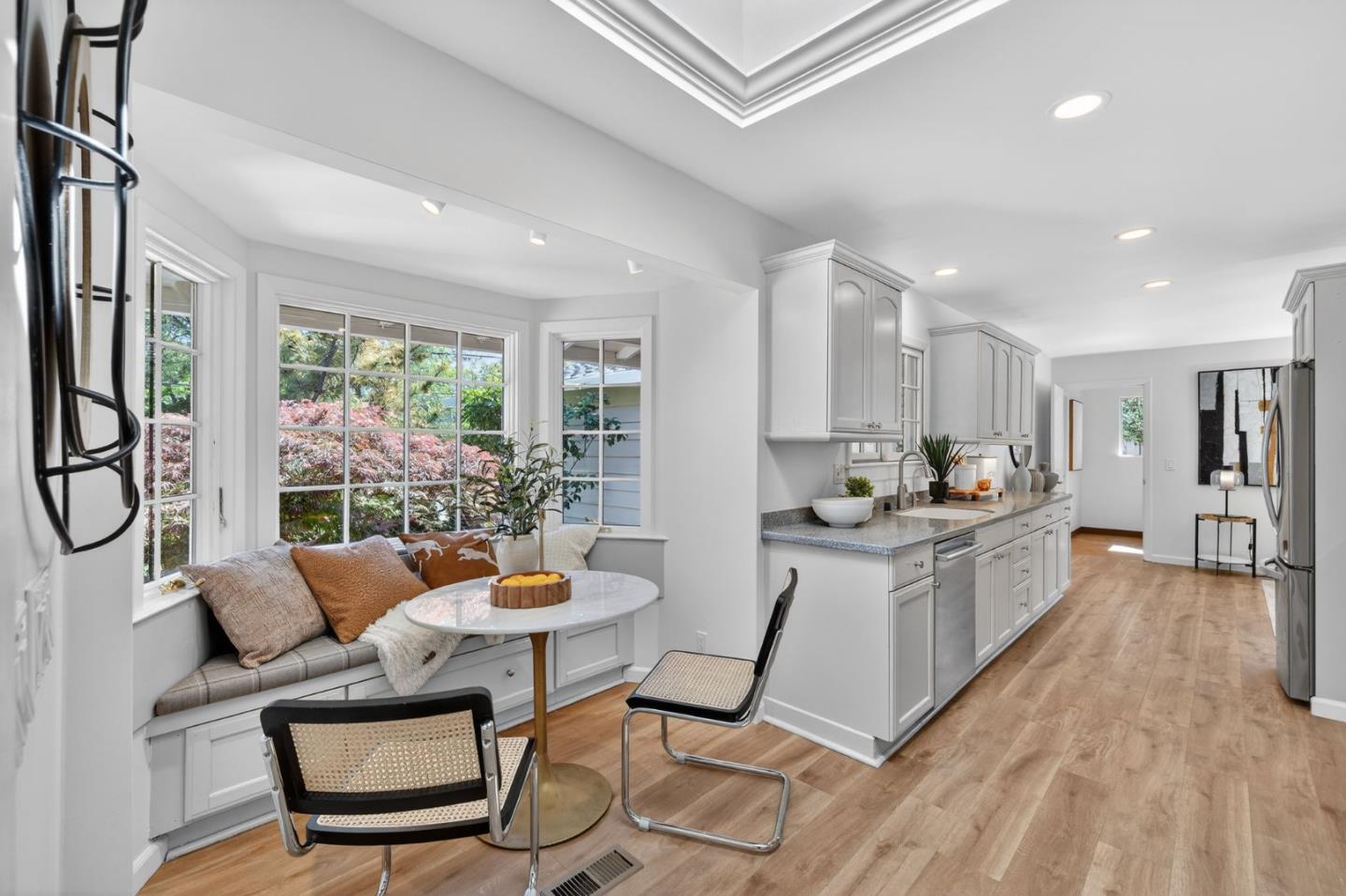 Detail Gallery Image 13 of 53 For 13411 Pastel Ln, Mountain View,  CA 94040 - 3 Beds | 2 Baths