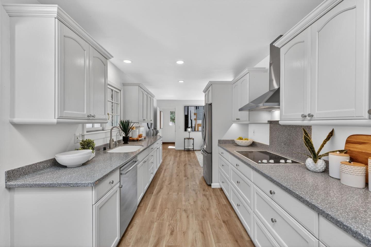 Detail Gallery Image 16 of 53 For 13411 Pastel Ln, Mountain View,  CA 94040 - 3 Beds | 2 Baths