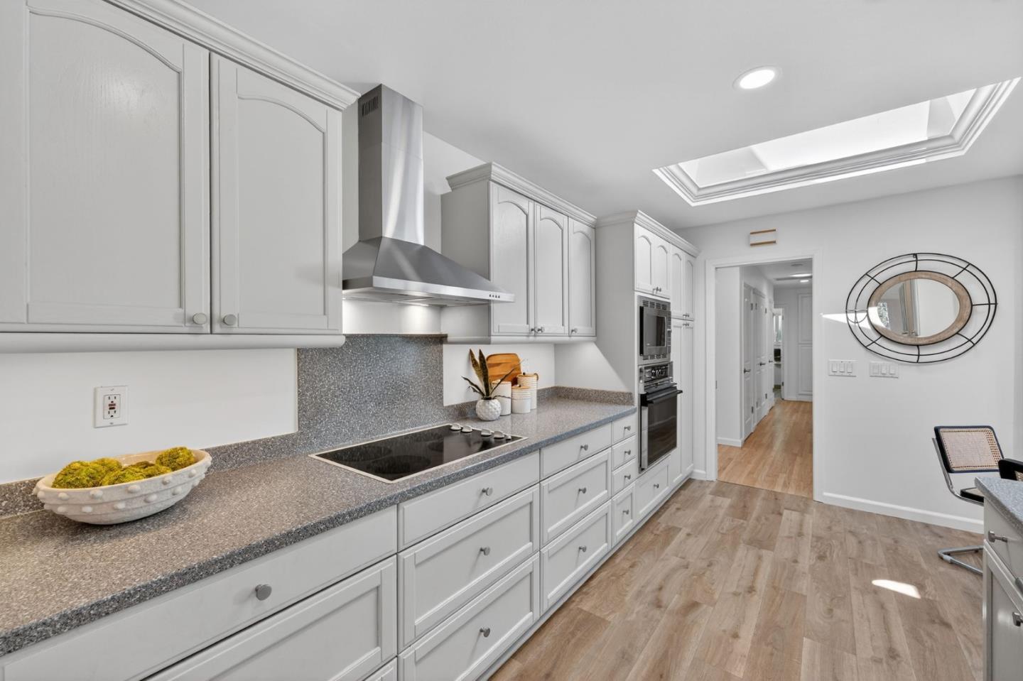 Detail Gallery Image 18 of 53 For 13411 Pastel Ln, Mountain View,  CA 94040 - 3 Beds | 2 Baths