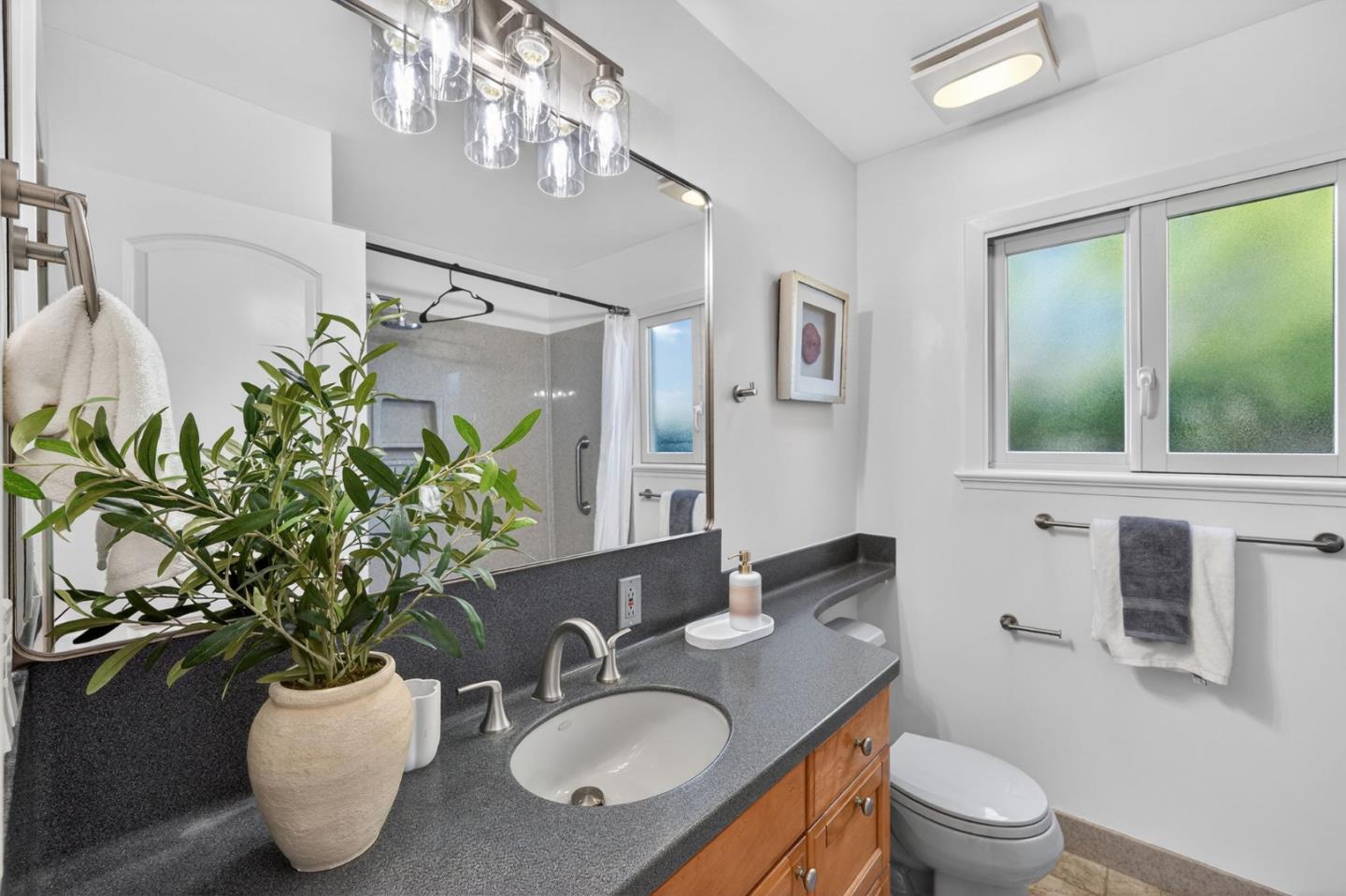 Detail Gallery Image 23 of 53 For 13411 Pastel Ln, Mountain View,  CA 94040 - 3 Beds | 2 Baths