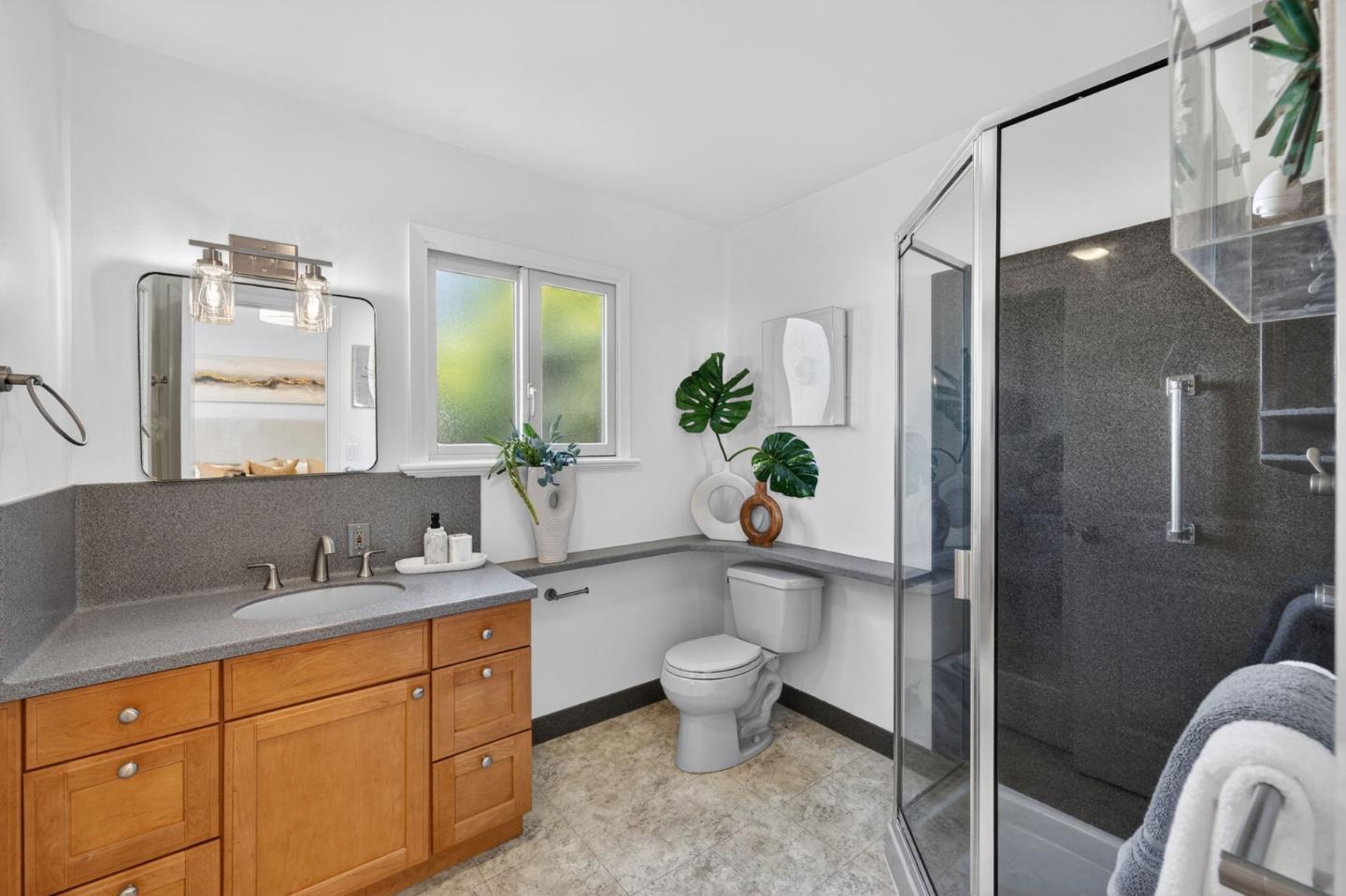 Detail Gallery Image 27 of 53 For 13411 Pastel Ln, Mountain View,  CA 94040 - 3 Beds | 2 Baths