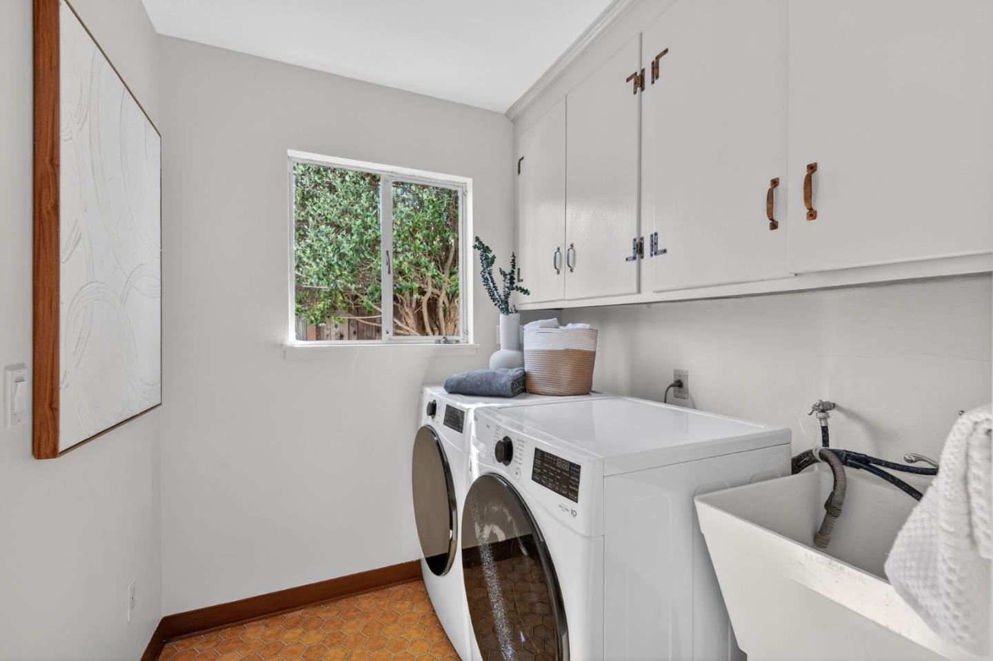 Detail Gallery Image 29 of 53 For 13411 Pastel Ln, Mountain View,  CA 94040 - 3 Beds | 2 Baths