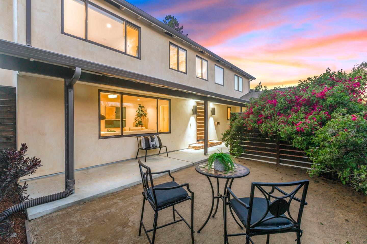 Detail Gallery Image 10 of 58 For 2524 Sun Mor Ave, Mountain View,  CA 94040 - 5 Beds | 2/1 Baths