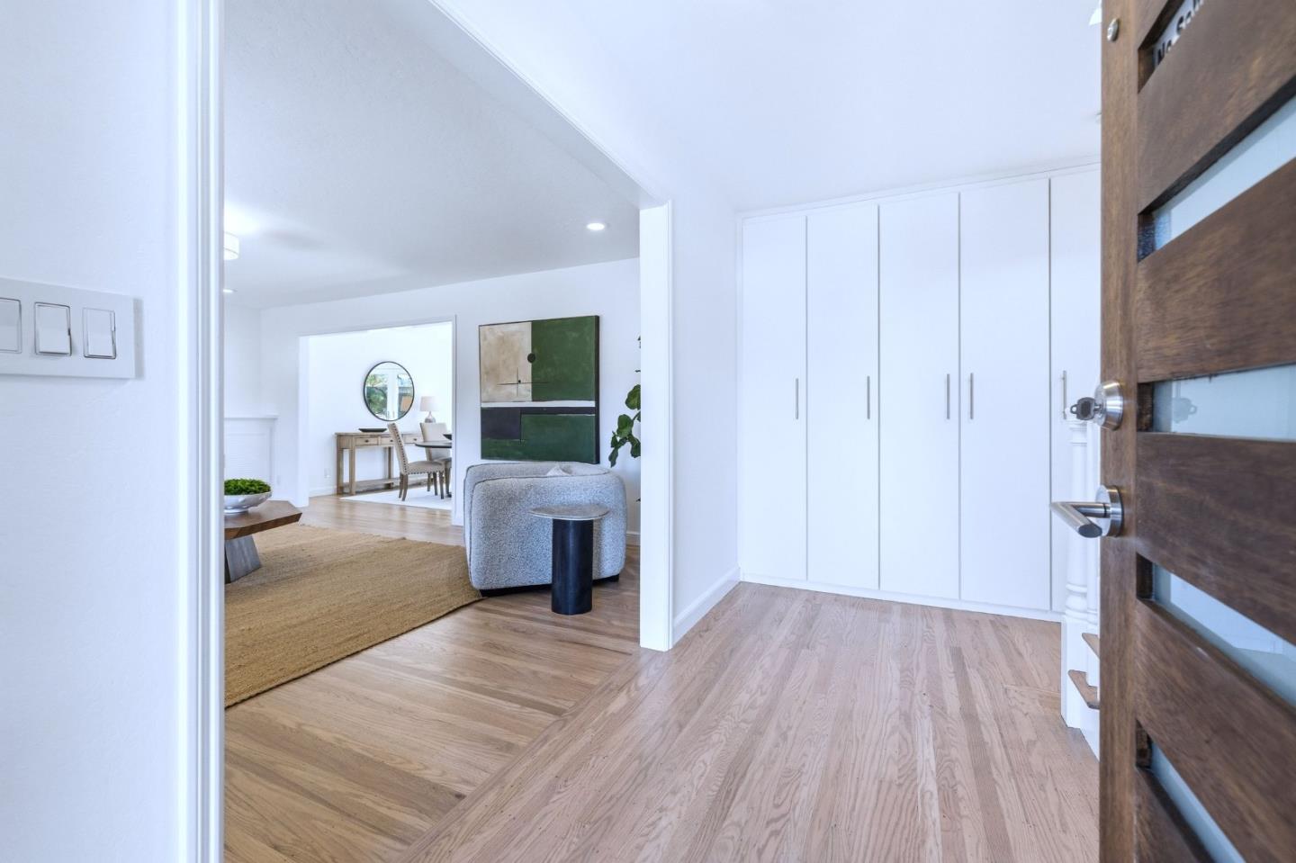 Detail Gallery Image 12 of 58 For 2524 Sun Mor Ave, Mountain View,  CA 94040 - 5 Beds | 2/1 Baths