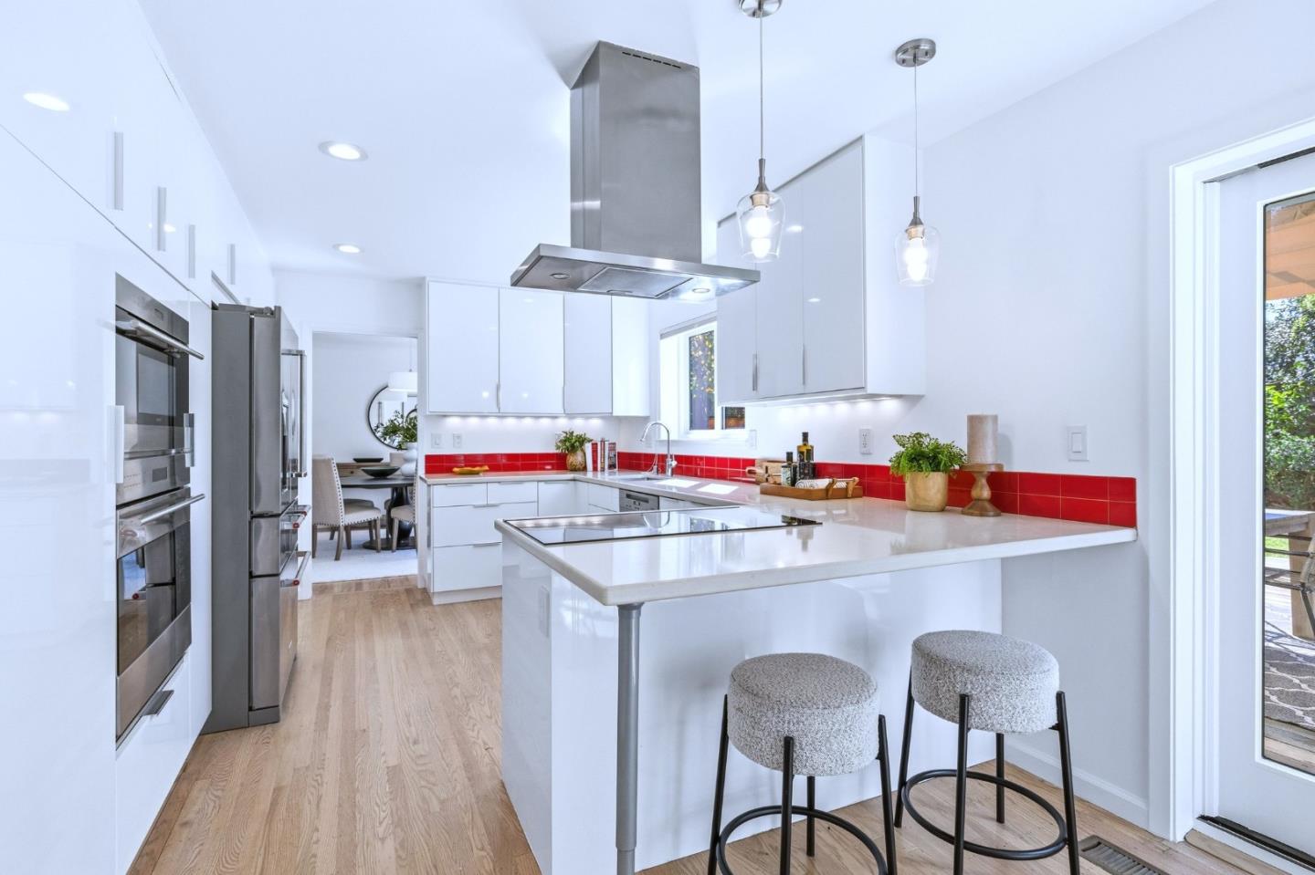 Detail Gallery Image 24 of 58 For 2524 Sun Mor Ave, Mountain View,  CA 94040 - 5 Beds | 2/1 Baths