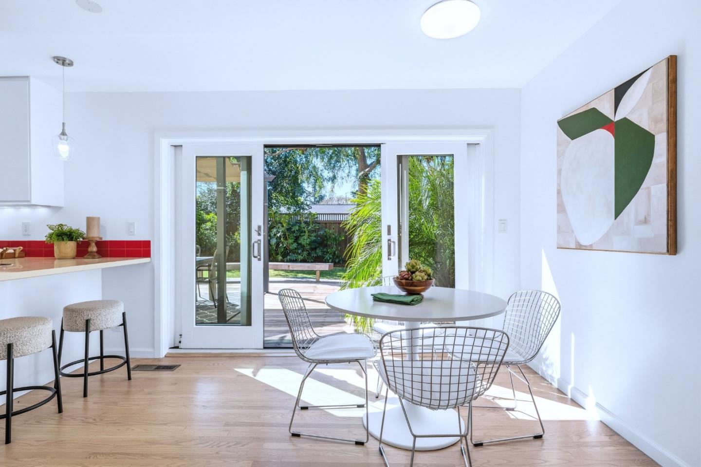 Detail Gallery Image 26 of 58 For 2524 Sun Mor Ave, Mountain View,  CA 94040 - 5 Beds | 2/1 Baths