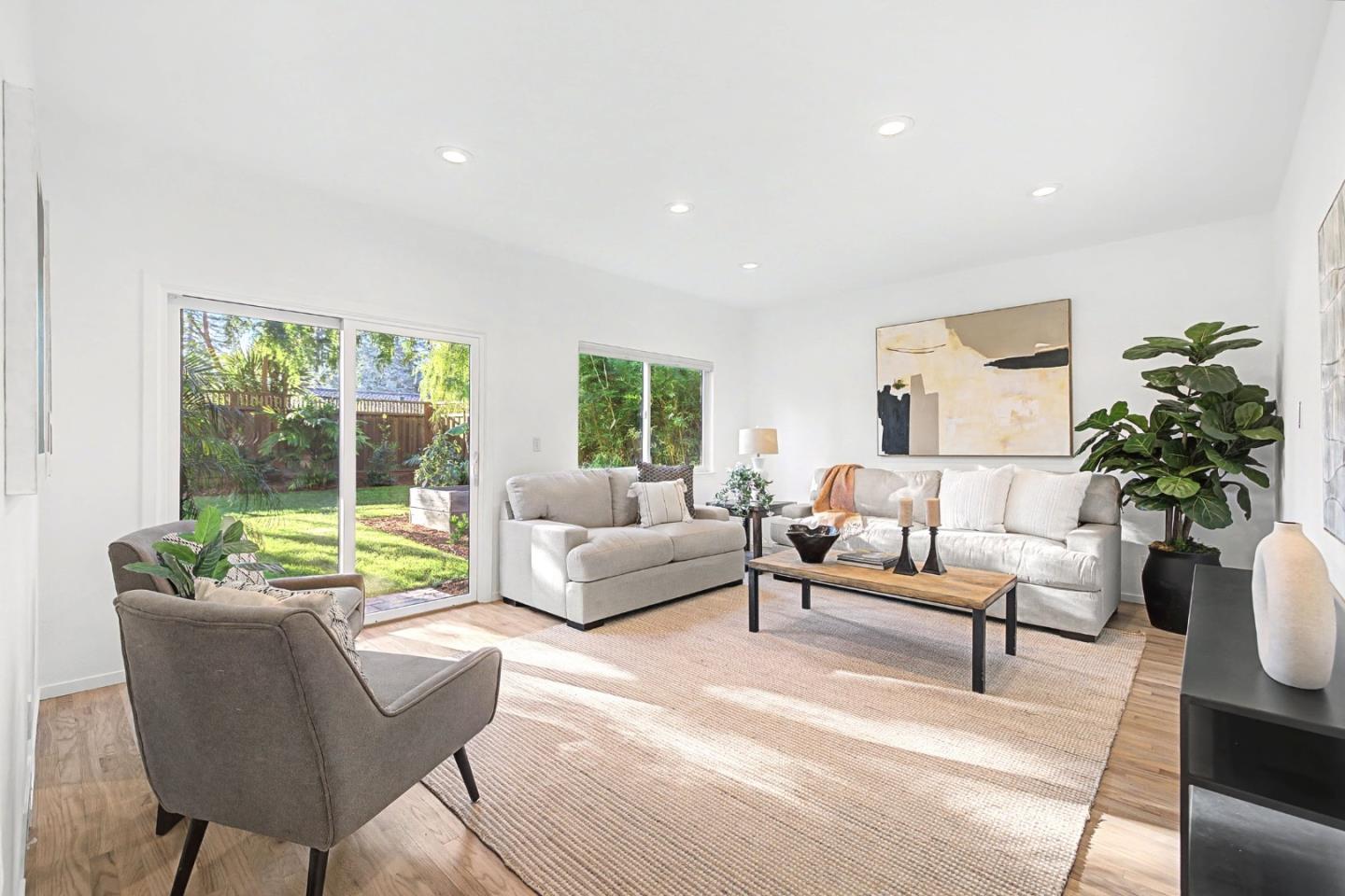 Detail Gallery Image 27 of 58 For 2524 Sun Mor Ave, Mountain View,  CA 94040 - 5 Beds | 2/1 Baths