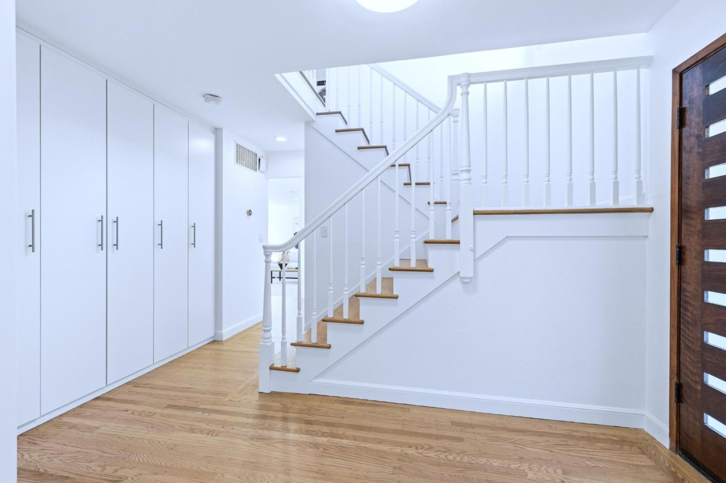 Detail Gallery Image 30 of 58 For 2524 Sun Mor Ave, Mountain View,  CA 94040 - 5 Beds | 2/1 Baths