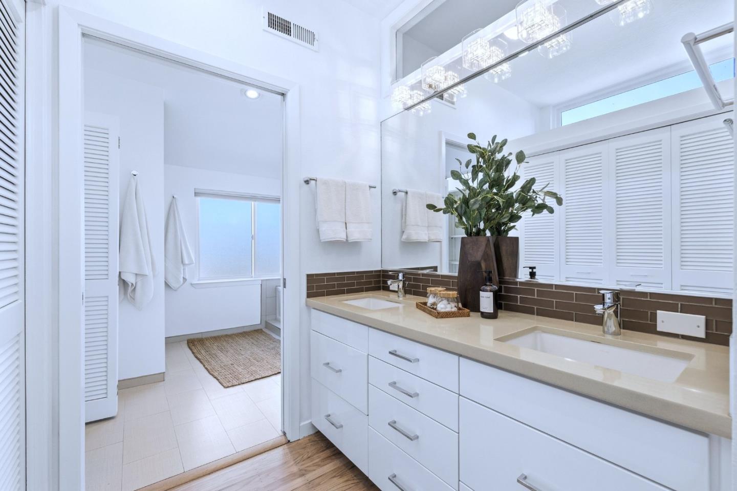 Detail Gallery Image 33 of 58 For 2524 Sun Mor Ave, Mountain View,  CA 94040 - 5 Beds | 2/1 Baths