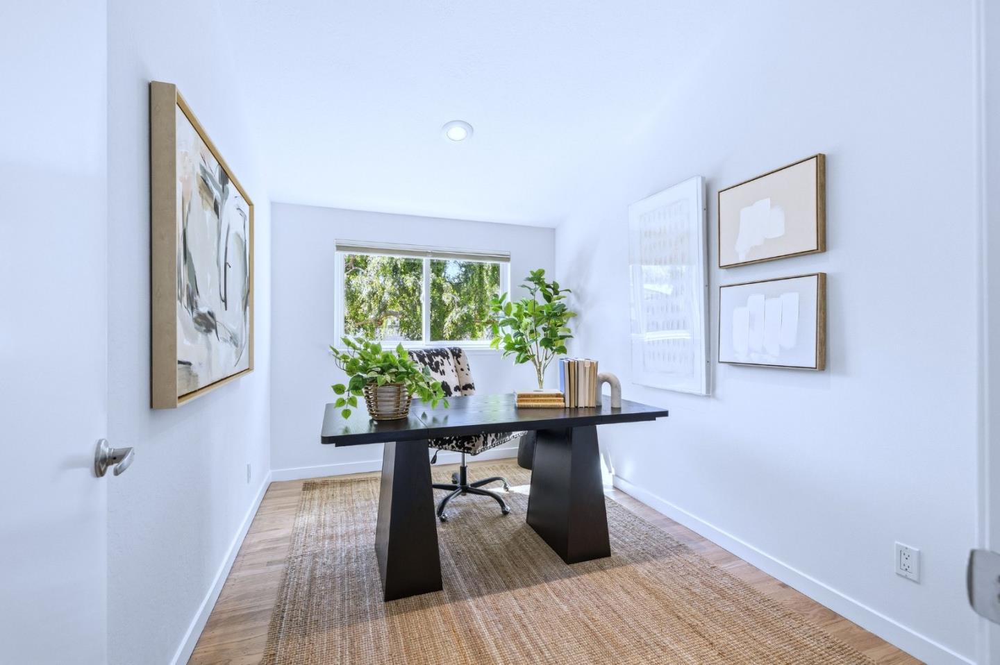 Detail Gallery Image 35 of 58 For 2524 Sun Mor Ave, Mountain View,  CA 94040 - 5 Beds | 2/1 Baths