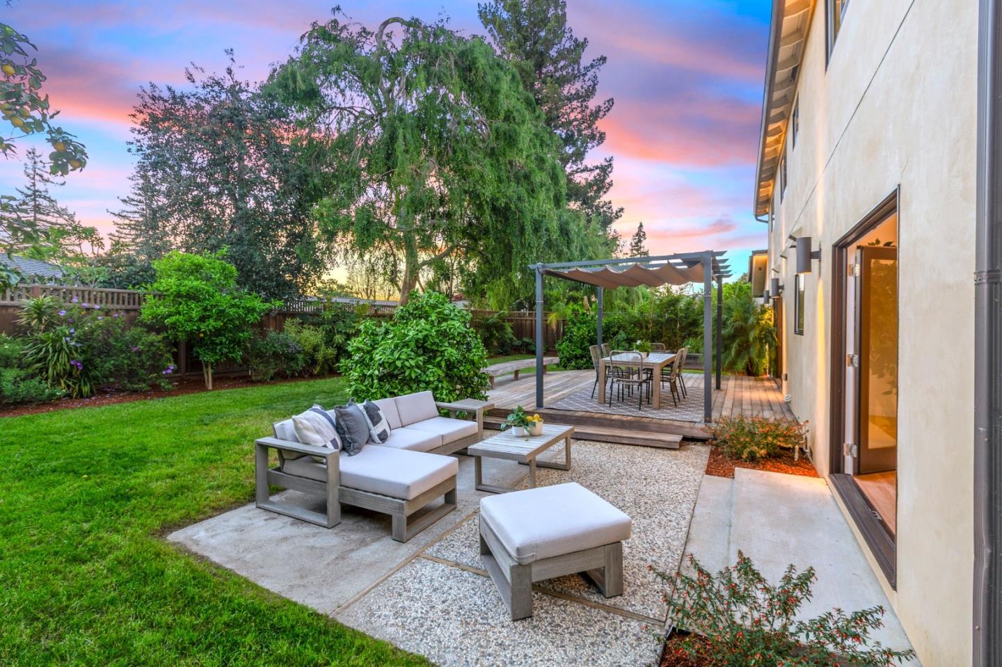 Detail Gallery Image 45 of 58 For 2524 Sun Mor Ave, Mountain View,  CA 94040 - 5 Beds | 2/1 Baths