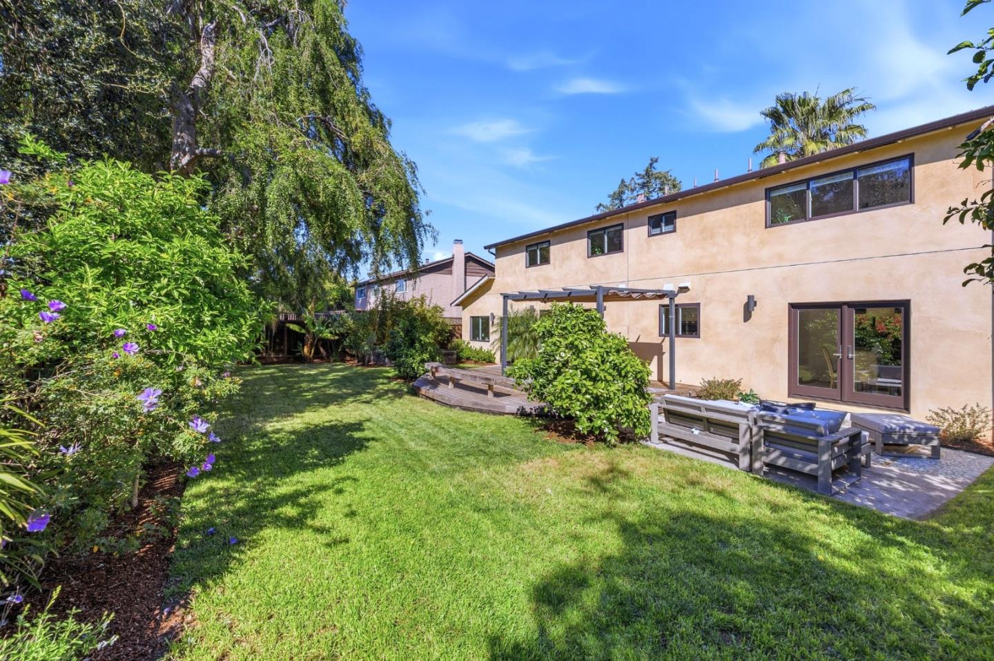 Detail Gallery Image 50 of 58 For 2524 Sun Mor Ave, Mountain View,  CA 94040 - 5 Beds | 2/1 Baths