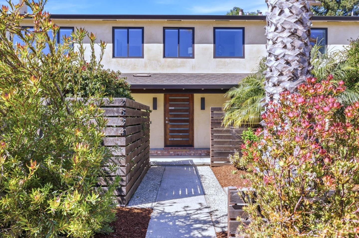 Detail Gallery Image 6 of 58 For 2524 Sun Mor Ave, Mountain View,  CA 94040 - 5 Beds | 2/1 Baths