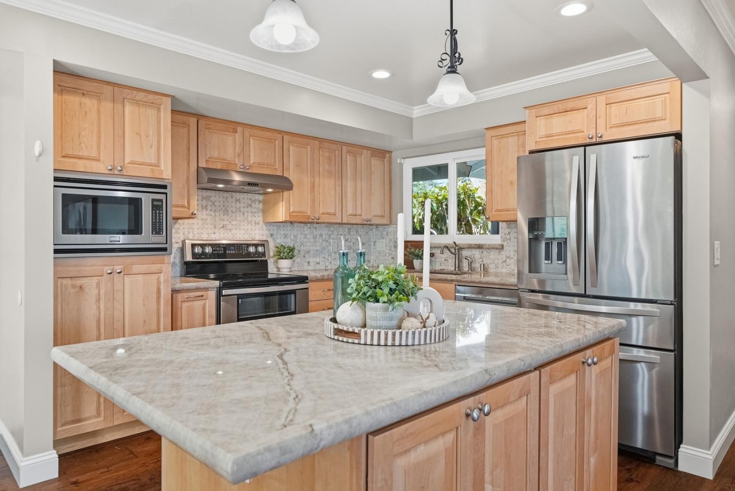 Detail Gallery Image 13 of 46 For 816 Cottonwood Dr, Cupertino,  CA 95014 - 4 Beds | 2 Baths