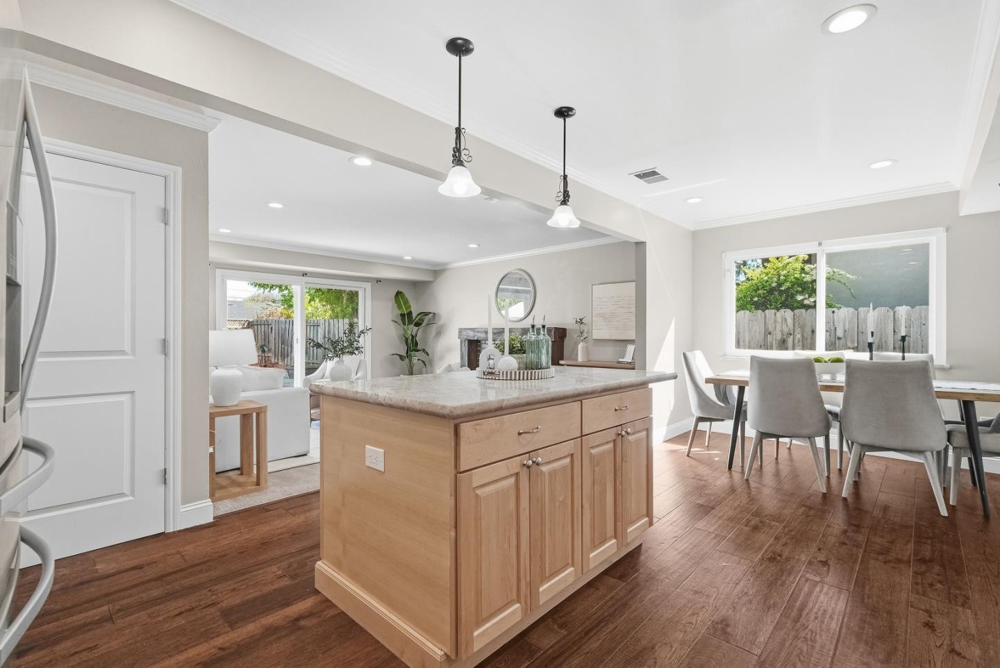 Detail Gallery Image 16 of 46 For 816 Cottonwood Dr, Cupertino,  CA 95014 - 4 Beds | 2 Baths