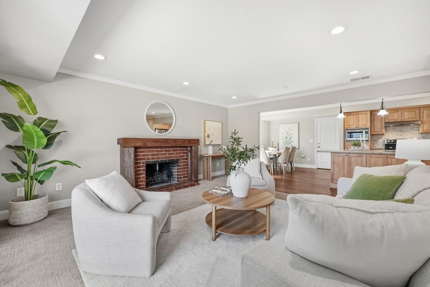 Detail Gallery Image 5 of 46 For 816 Cottonwood Dr, Cupertino,  CA 95014 - 4 Beds | 2 Baths