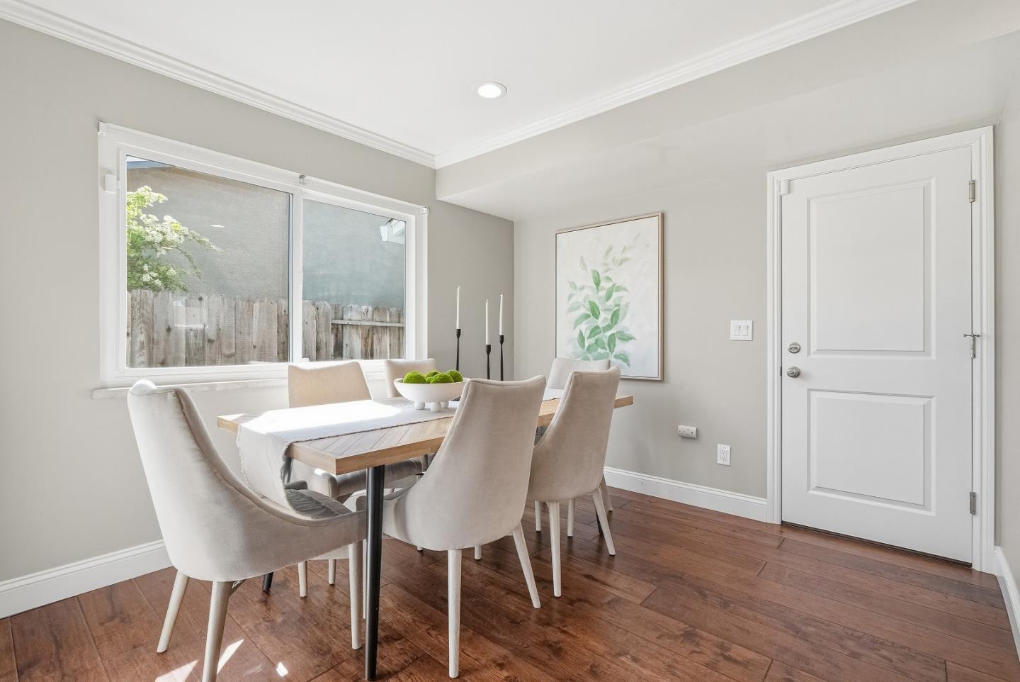 Detail Gallery Image 8 of 46 For 816 Cottonwood Dr, Cupertino,  CA 95014 - 4 Beds | 2 Baths