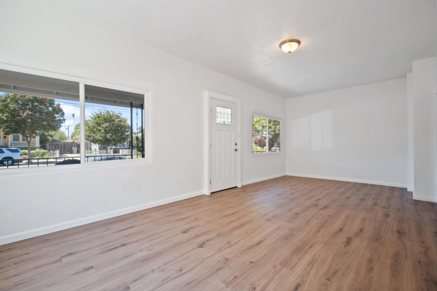 Detail Gallery Image 7 of 35 For 334 N 15th St, San Jose,  CA 95112 - 4 Beds | 3 Baths