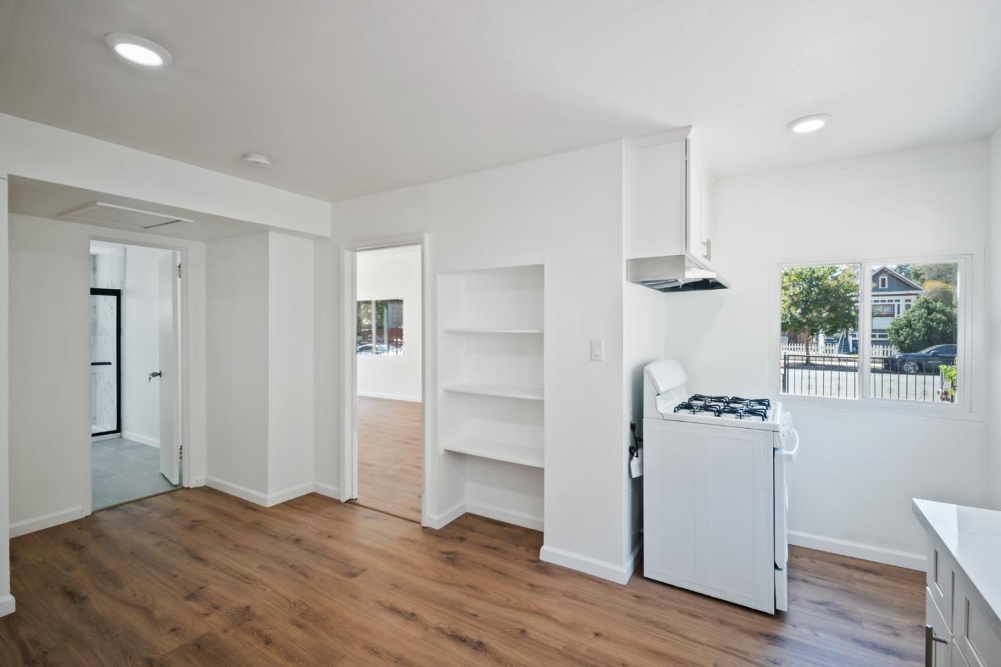 Detail Gallery Image 9 of 35 For 334 N 15th St, San Jose,  CA 95112 - 4 Beds | 3 Baths