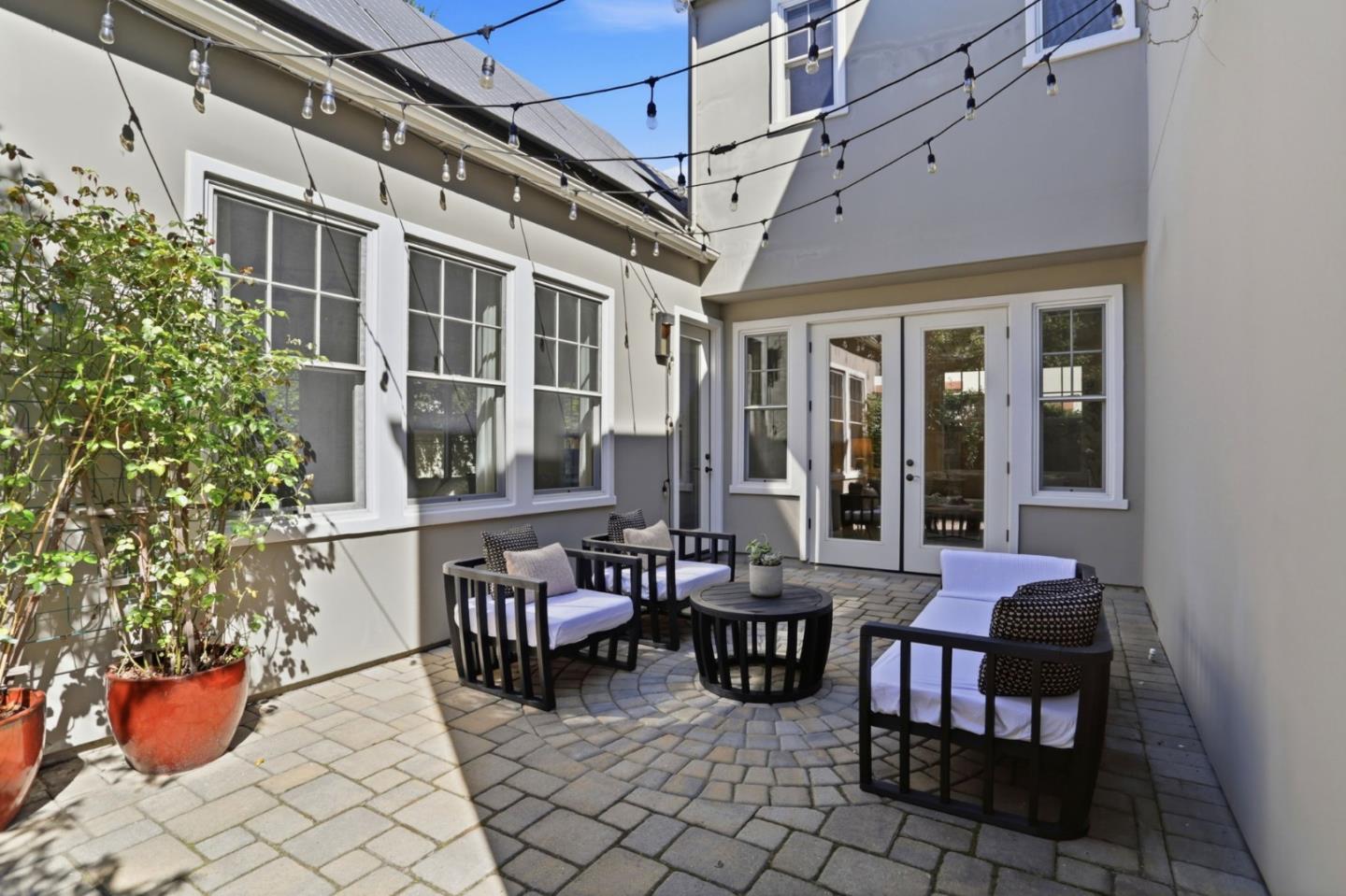 Detail Gallery Image 18 of 22 For 948 Rincon St, Mountain View,  CA 94040 - 4 Beds | 3 Baths