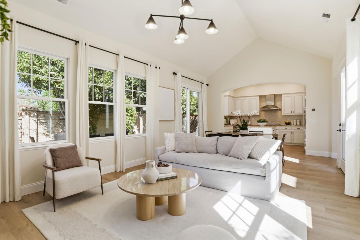 Detail Gallery Image 2 of 22 For 948 Rincon St, Mountain View,  CA 94040 - 4 Beds | 3 Baths