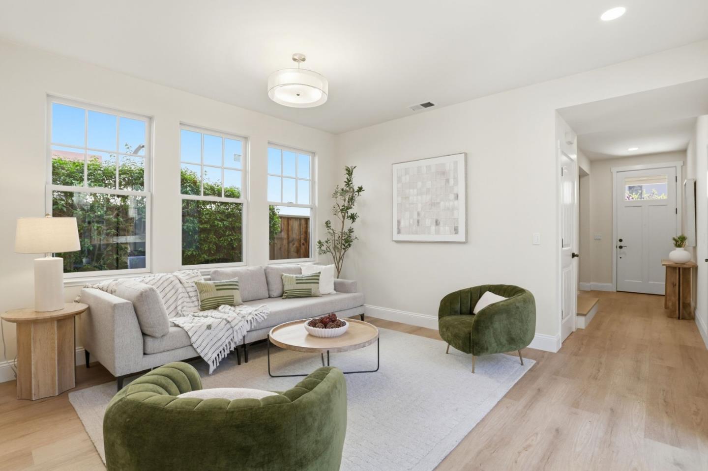 Detail Gallery Image 4 of 22 For 948 Rincon St, Mountain View,  CA 94040 - 4 Beds | 3 Baths