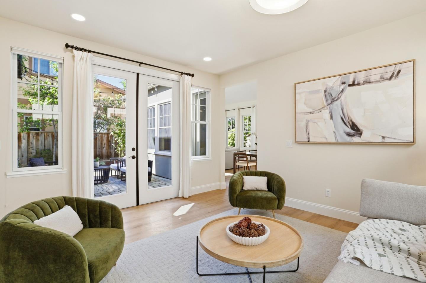 Detail Gallery Image 5 of 22 For 948 Rincon St, Mountain View,  CA 94040 - 4 Beds | 3 Baths