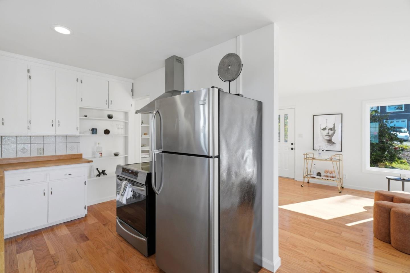 Detail Gallery Image 16 of 76 For 14 Cragmont Ct, Pacifica,  CA 94044 - 3 Beds | 2 Baths