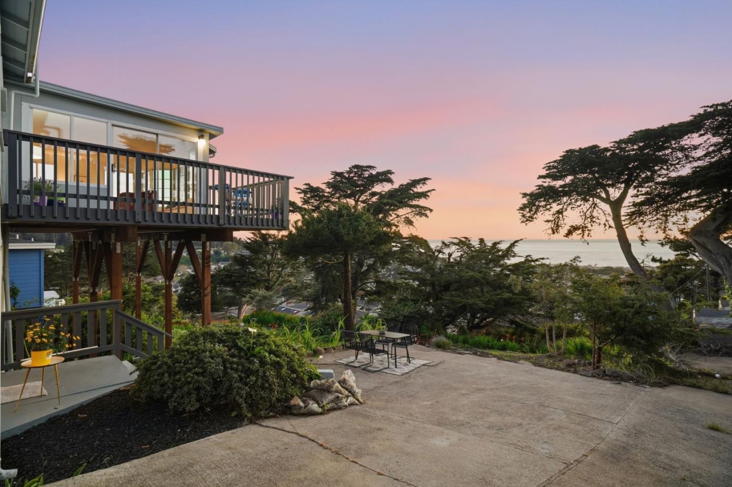 Detail Gallery Image 56 of 76 For 14 Cragmont Ct, Pacifica,  CA 94044 - 3 Beds | 2 Baths