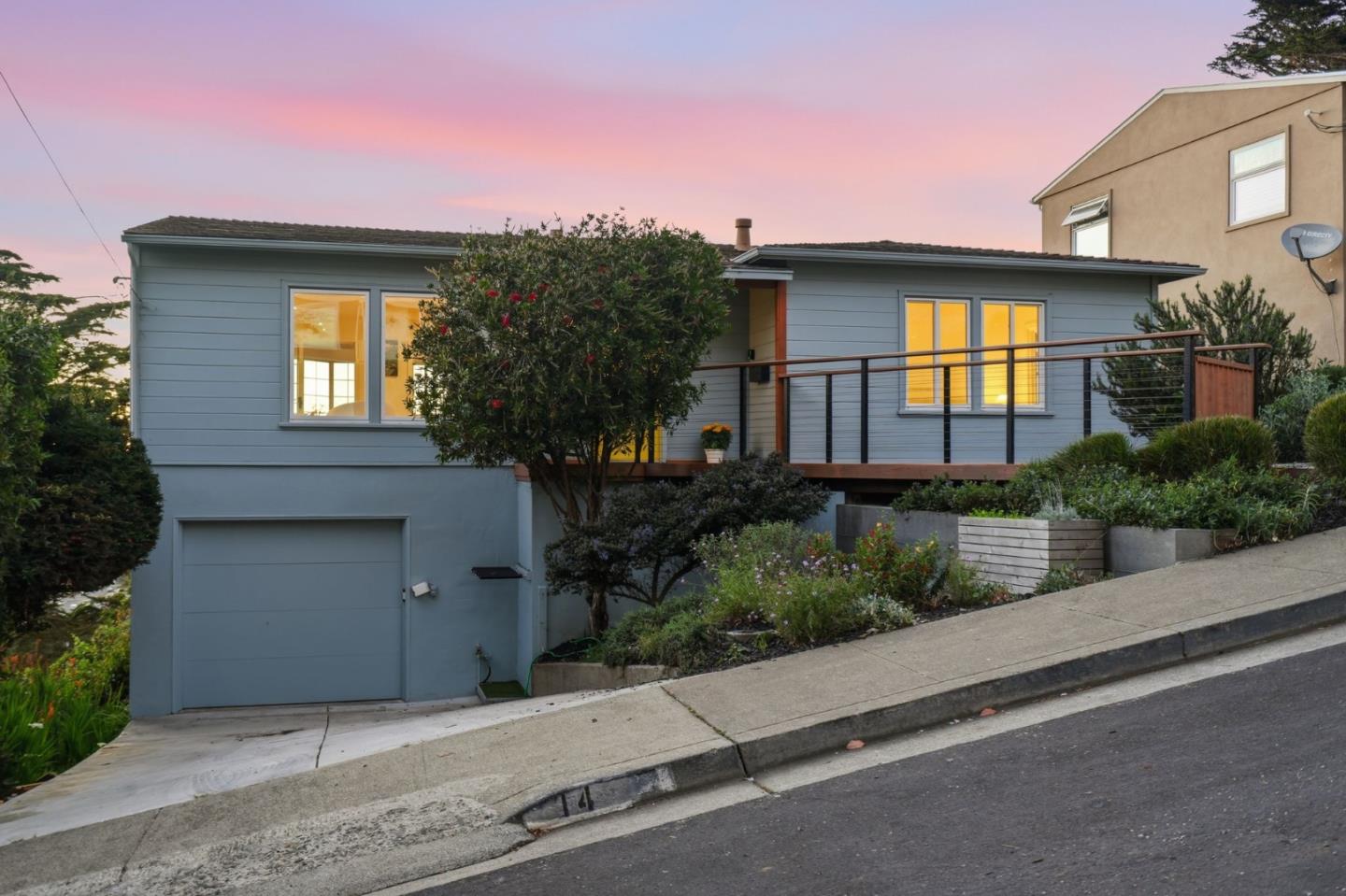 Detail Gallery Image 59 of 76 For 14 Cragmont Ct, Pacifica,  CA 94044 - 3 Beds | 2 Baths