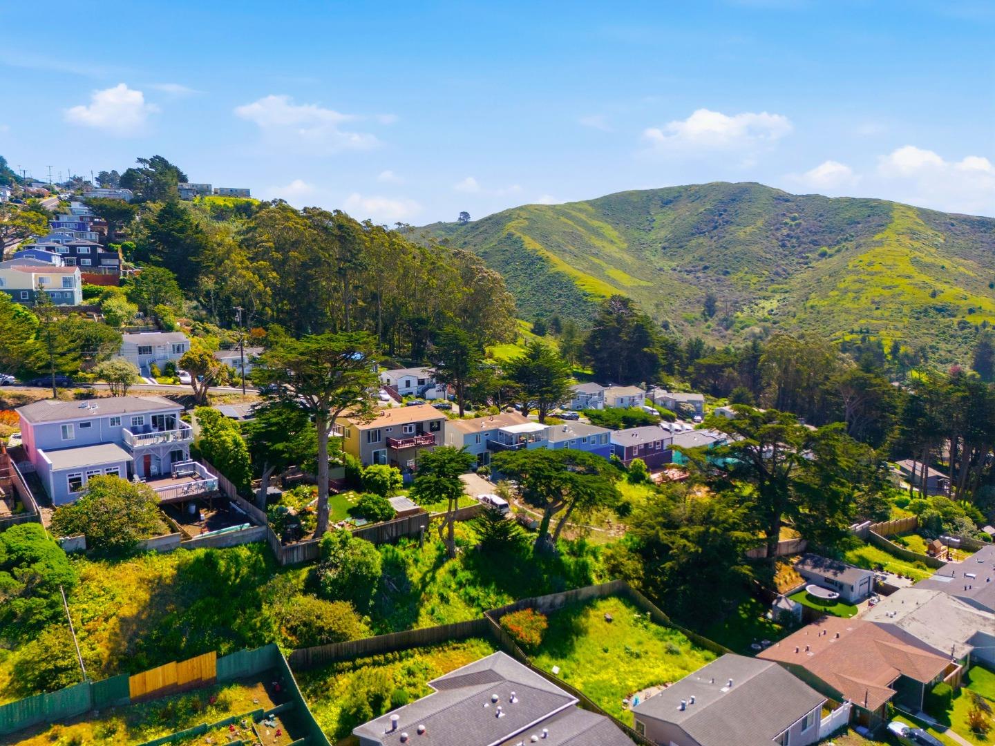 Detail Gallery Image 64 of 76 For 14 Cragmont Ct, Pacifica,  CA 94044 - 3 Beds | 2 Baths