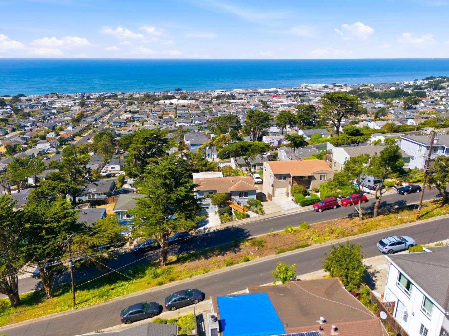 Detail Gallery Image 66 of 76 For 14 Cragmont Ct, Pacifica,  CA 94044 - 3 Beds | 2 Baths