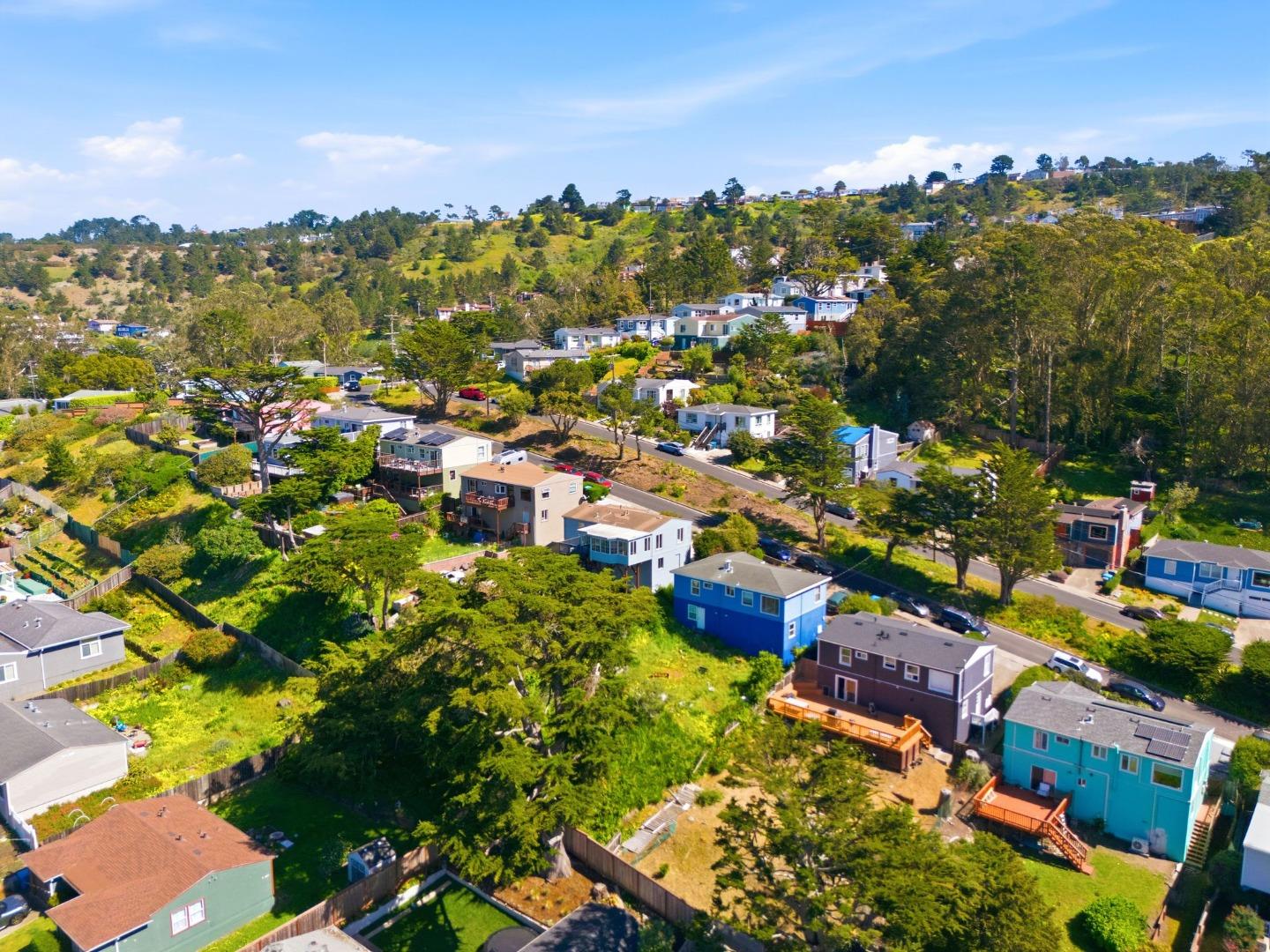 Detail Gallery Image 71 of 76 For 14 Cragmont Ct, Pacifica,  CA 94044 - 3 Beds | 2 Baths