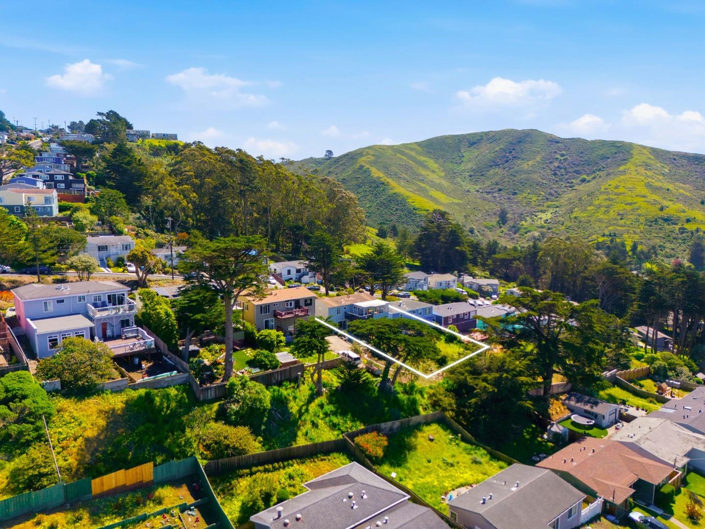 Detail Gallery Image 74 of 76 For 14 Cragmont Ct, Pacifica,  CA 94044 - 3 Beds | 2 Baths