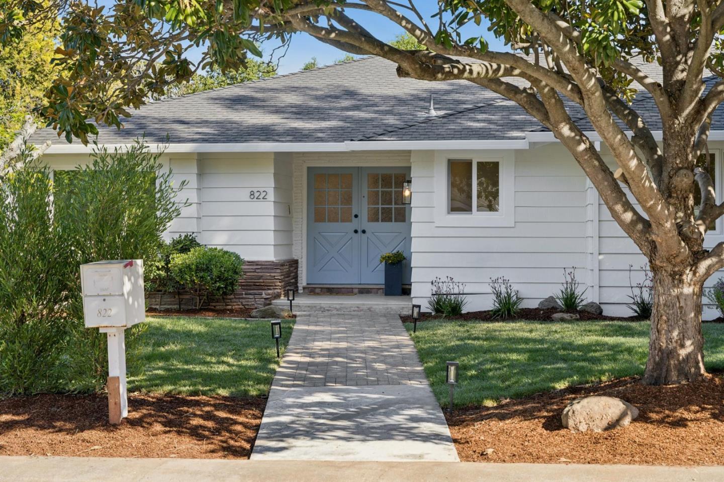 Detail Gallery Image 2 of 31 For 822 Amber Ln, Los Altos,  CA 94024 - 3 Beds | 2/1 Baths