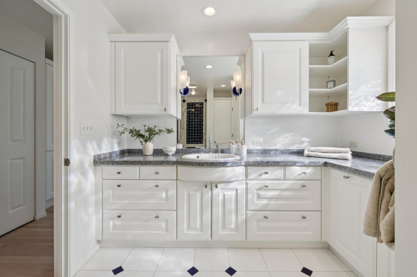 Detail Gallery Image 23 of 31 For 822 Amber Ln, Los Altos,  CA 94024 - 3 Beds | 2/1 Baths