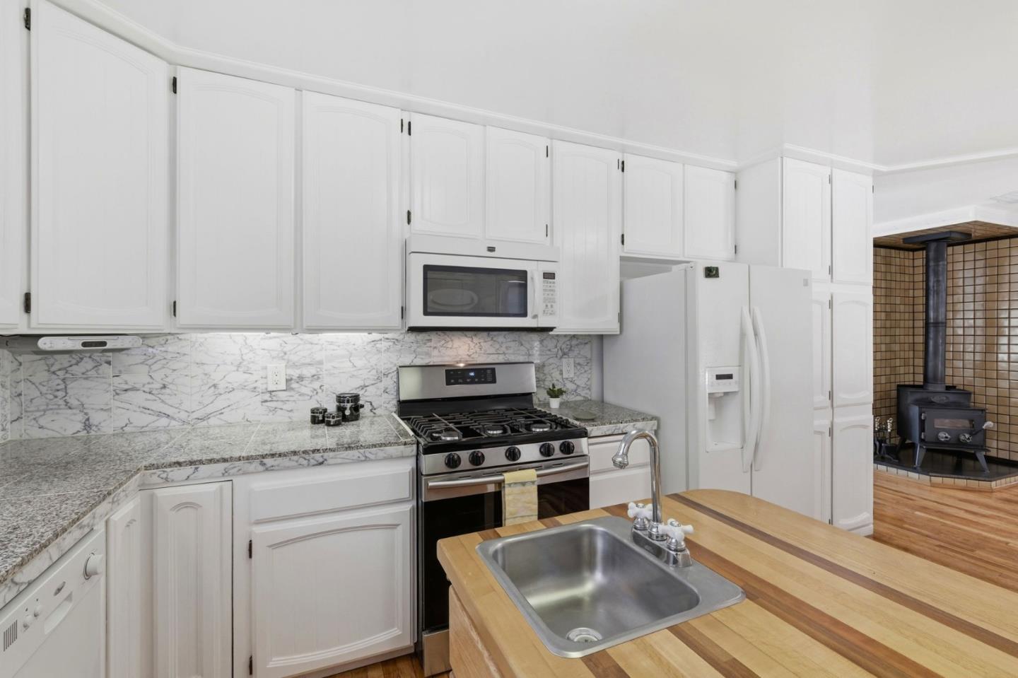 Detail Gallery Image 11 of 40 For 3565 Viola Dr, Aromas,  CA 95004 - 4 Beds | 2 Baths