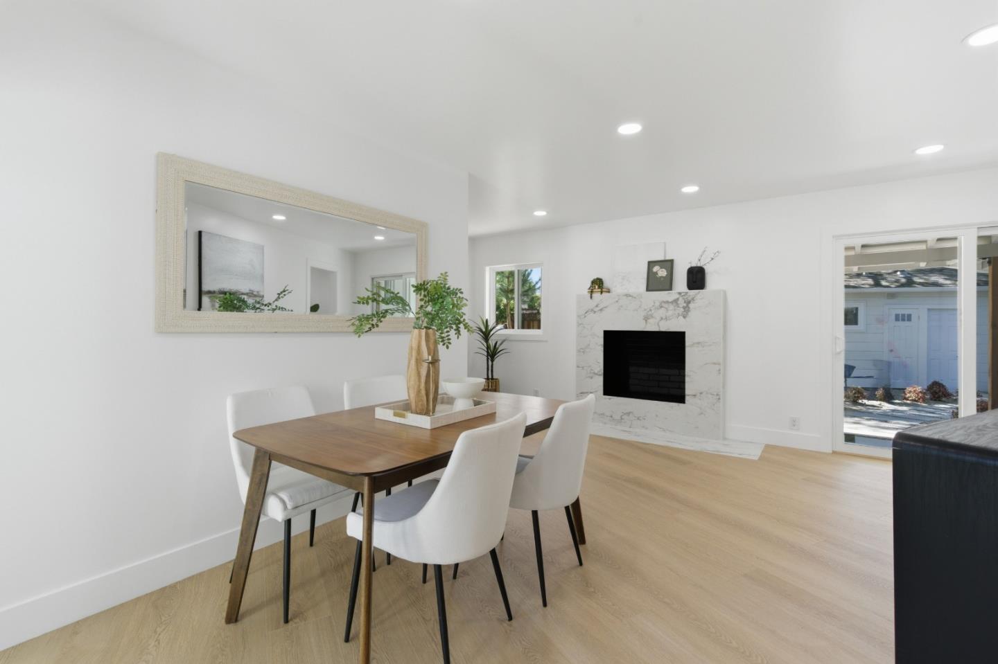 Detail Gallery Image 10 of 50 For 580 Green Manor Ct, Palo Alto,  CA 94301 - 3 Beds | 2 Baths