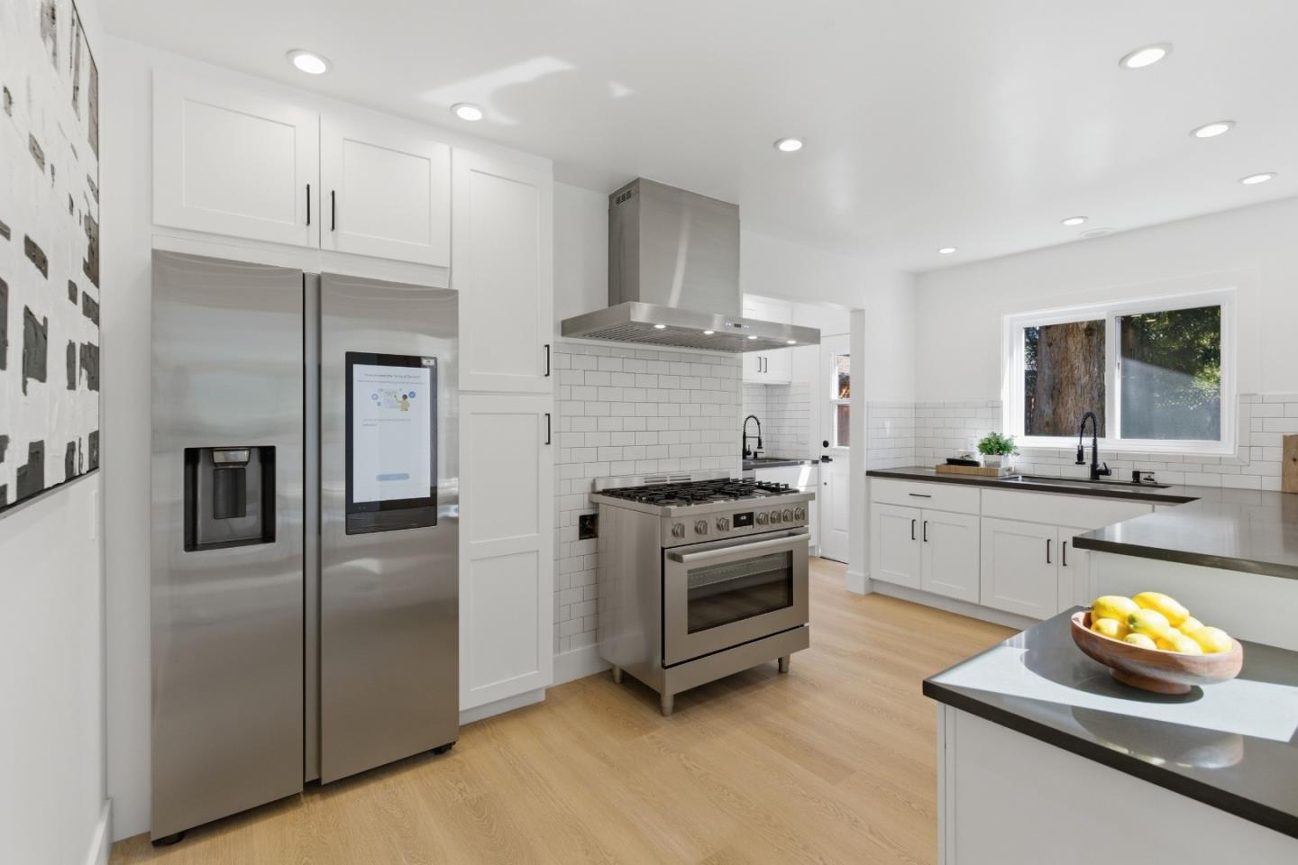 Detail Gallery Image 11 of 50 For 580 Green Manor Ct, Palo Alto,  CA 94301 - 3 Beds | 2 Baths