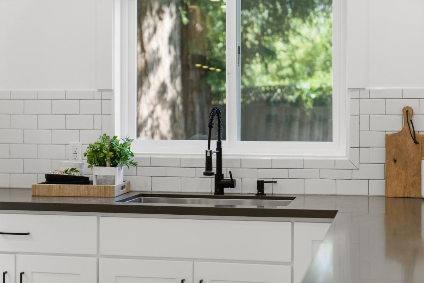 Detail Gallery Image 14 of 50 For 580 Green Manor Ct, Palo Alto,  CA 94301 - 3 Beds | 2 Baths