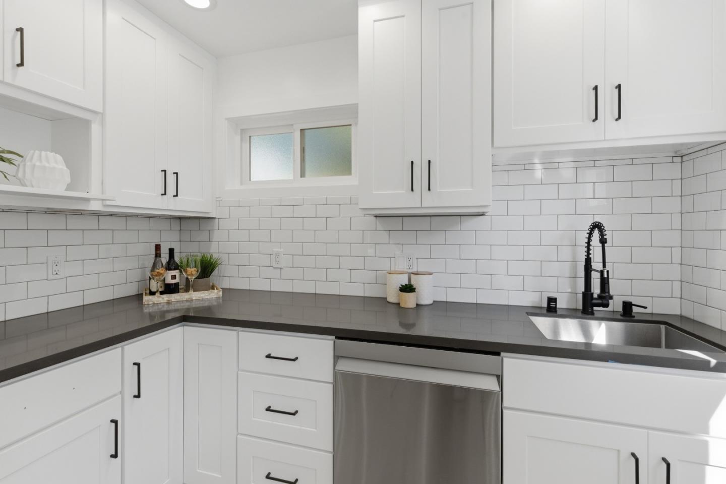 Detail Gallery Image 16 of 50 For 580 Green Manor Ct, Palo Alto,  CA 94301 - 3 Beds | 2 Baths