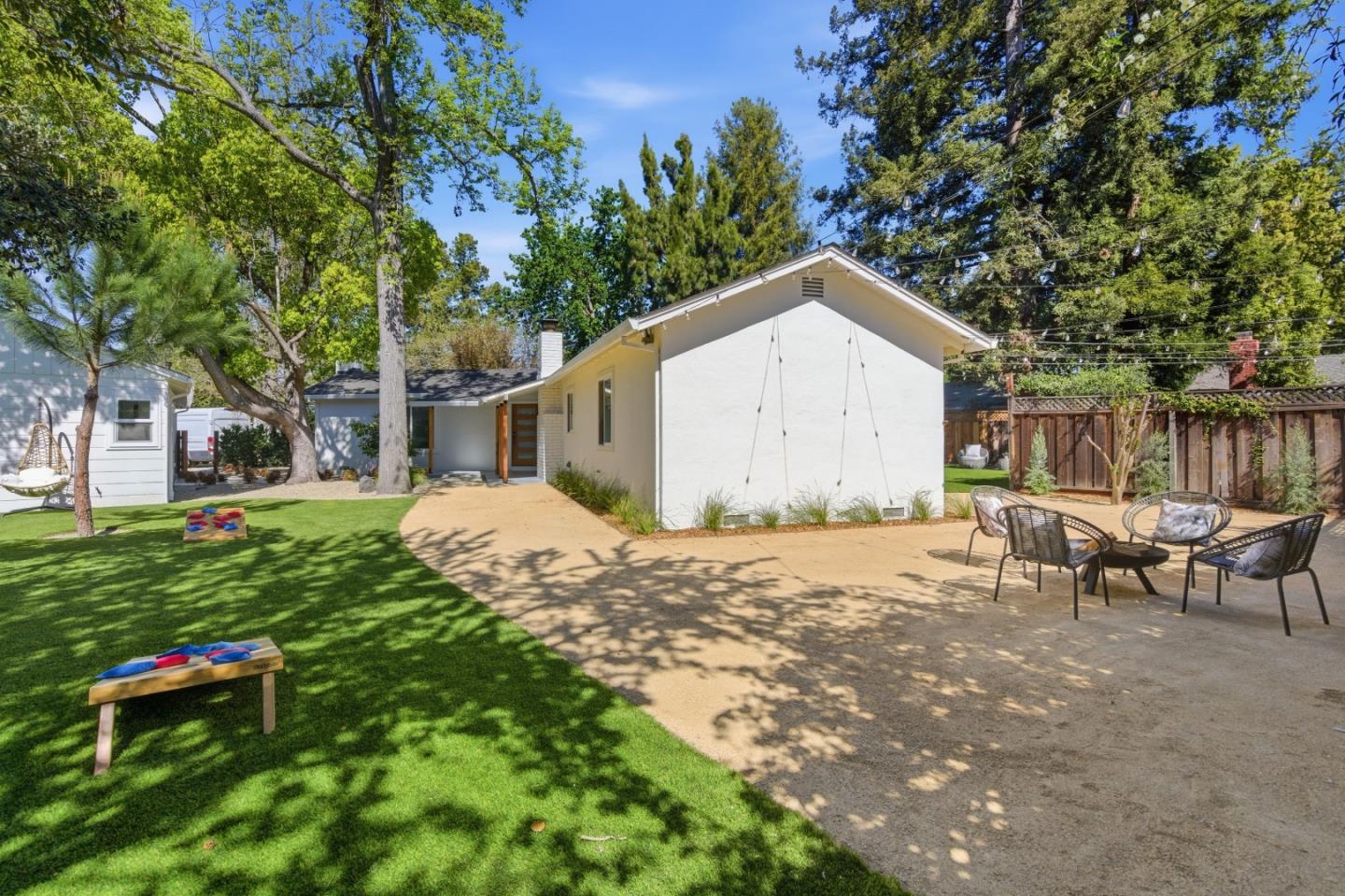 Detail Gallery Image 27 of 50 For 580 Green Manor Ct, Palo Alto,  CA 94301 - 3 Beds | 2 Baths