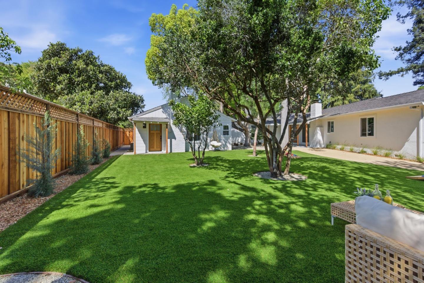 Detail Gallery Image 28 of 50 For 580 Green Manor Ct, Palo Alto,  CA 94301 - 3 Beds | 2 Baths