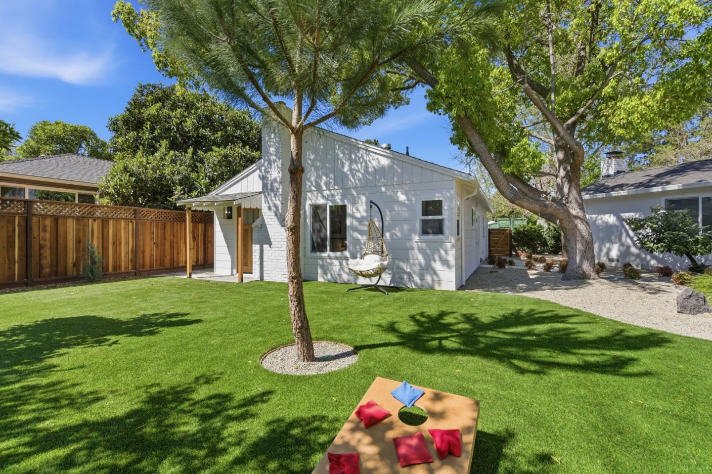 Detail Gallery Image 29 of 50 For 580 Green Manor Ct, Palo Alto,  CA 94301 - 3 Beds | 2 Baths