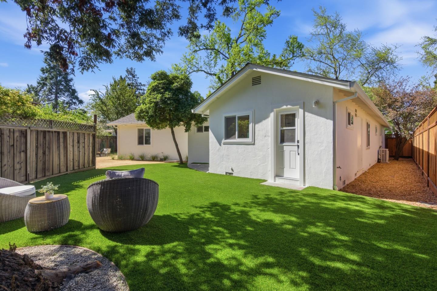 Detail Gallery Image 32 of 50 For 580 Green Manor Ct, Palo Alto,  CA 94301 - 3 Beds | 2 Baths