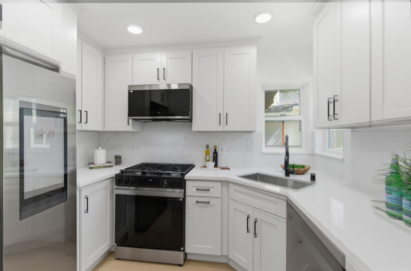 Detail Gallery Image 39 of 50 For 580 Green Manor Ct, Palo Alto,  CA 94301 - 3 Beds | 2 Baths